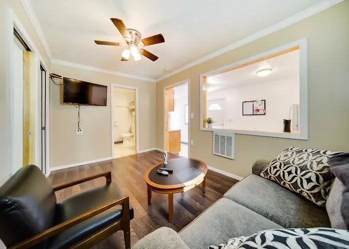 Geneva Cottage With Patio - Walk To Park, Lake Erie!